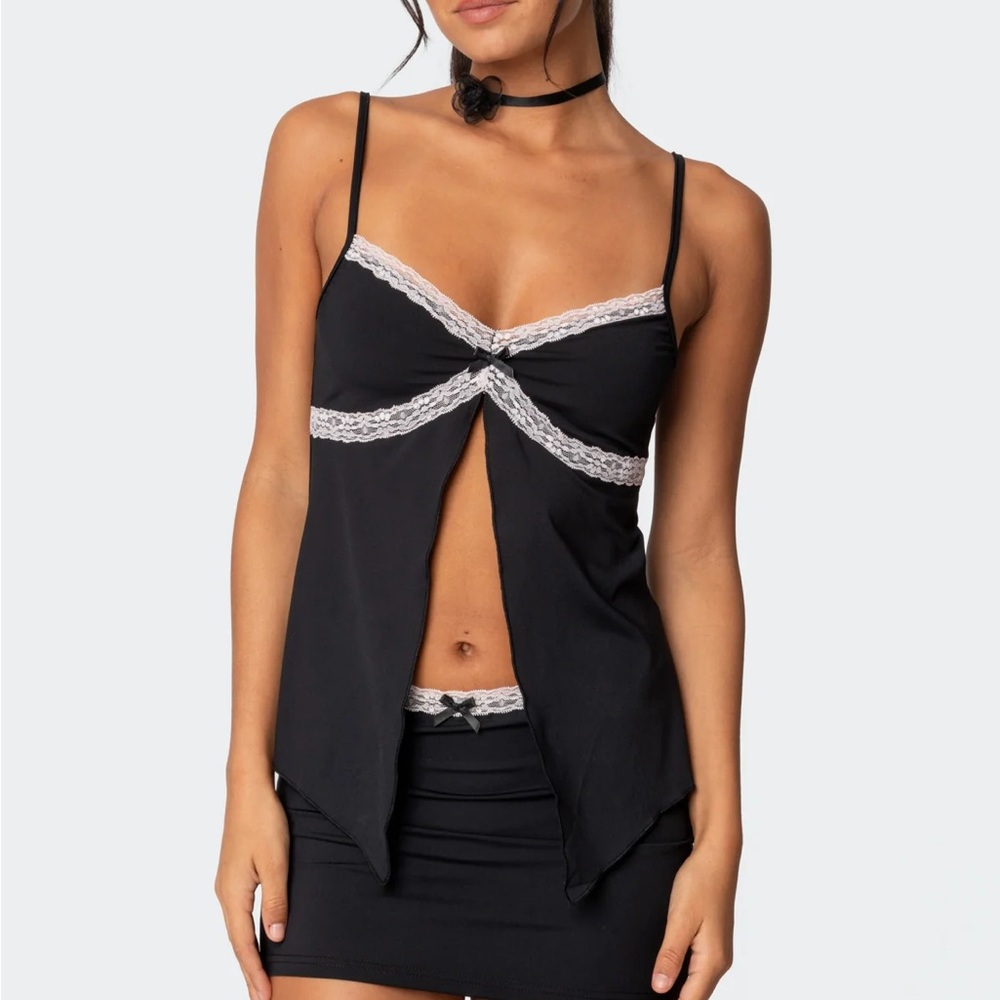 Edikted Sorely Split Front Top